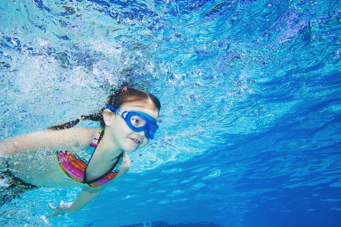 kỹ năng bơi lội giúp trẻ phòng tránh các tình huống nguy hiểm